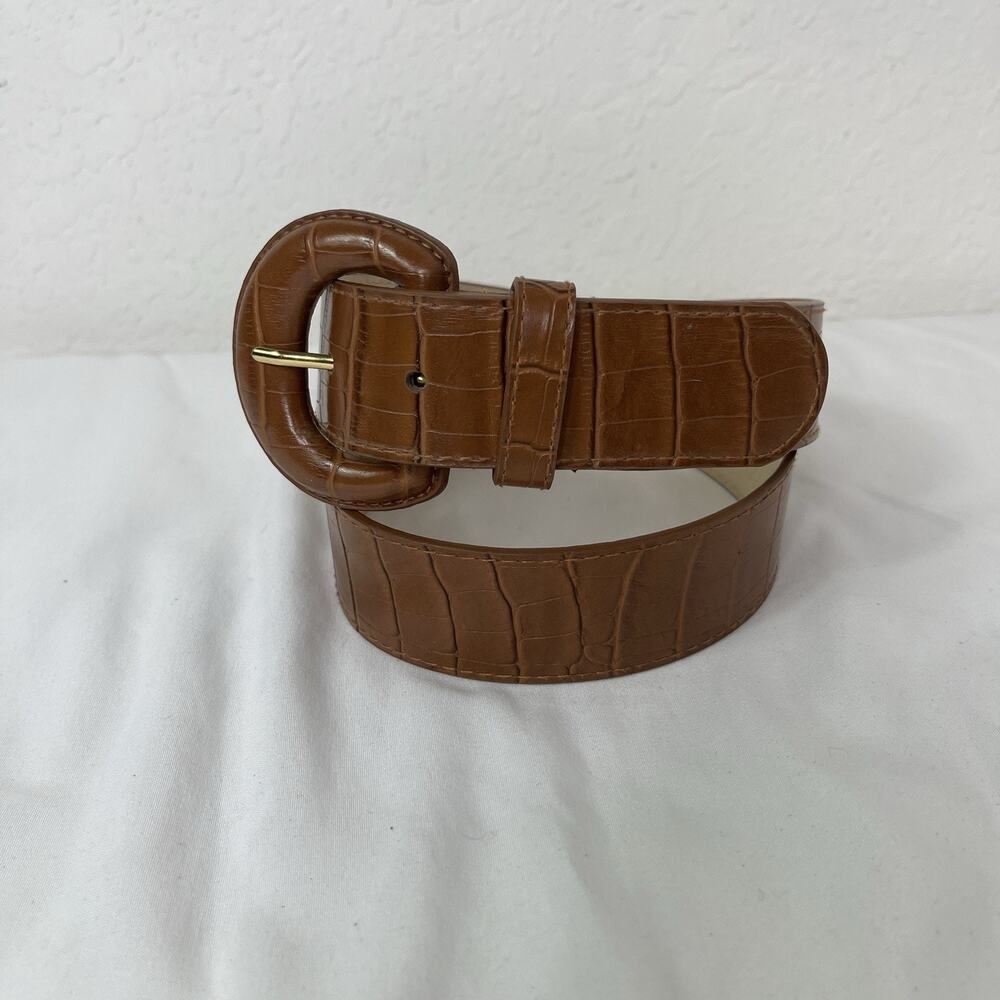 Perry Ellis Croc Embossed Leather Belt Size S, caramel color, classic, timeless.